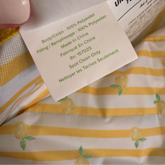 Lilly Pulitzer Picnic Blanket Bluette Make Lemonade - Picture 15 of 15